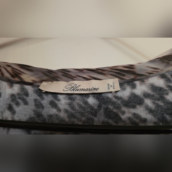 Elegant Leopard Print Button-Down Shirt - Picture 7 of 8